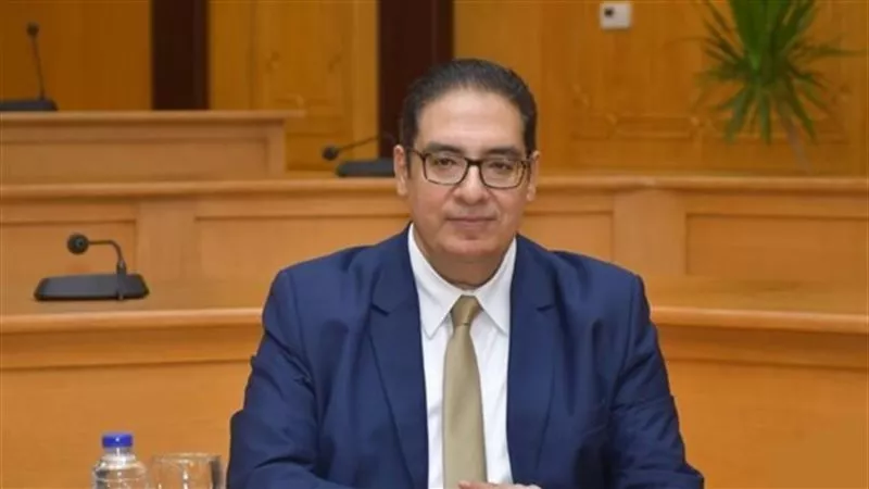 محمد عبد الصادق: جامعة القاهرة تضع البعد الإنساني في صدارة الأولويات