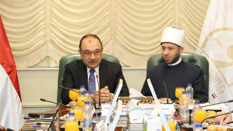 شراكة استراتيجية بين «الأوقاف» وقطاع الأعمال لدعم الاقتصاد والخدمات