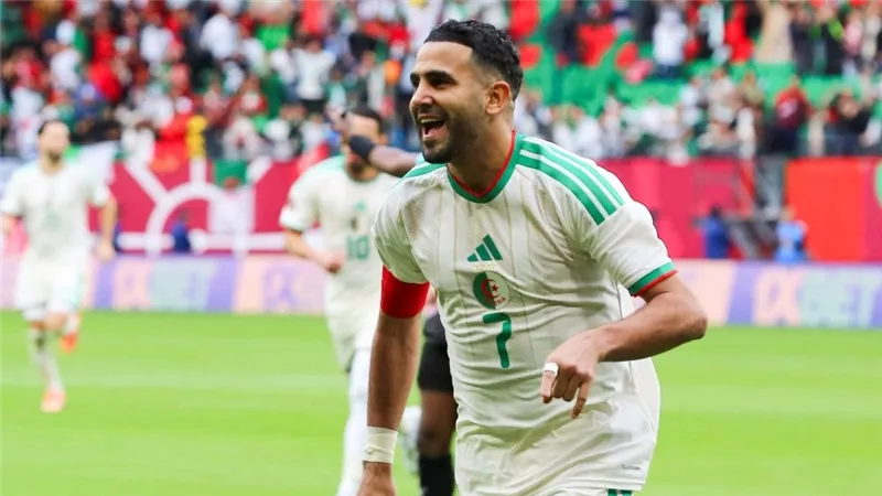 هدف محرز يقود منتخب الجزائر لثمن النهائي والصدارة بكأس الأمم |صور