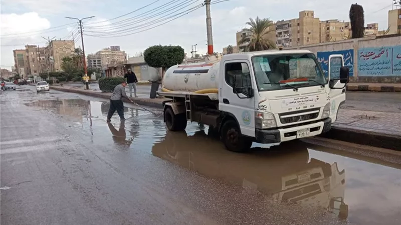 رئيس مركز ومدينة كفر الشيخ: متابعة ميدانية لرفع مياه الأمطار