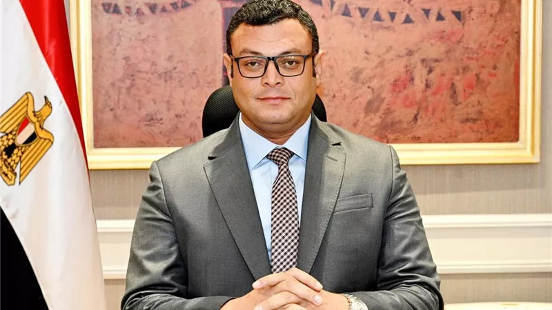 وزير الإسكان يُصدر 5  قرارات إزالة لمخالفات بناء بمدينة غرب بورسعيد