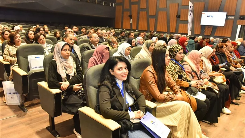 محافظ أسيوط يشهد المؤتمر العلمي لمستشفى الرمد ويكرم الكوادر المتميزة 