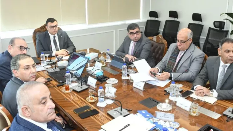 الإسكان يتعاون مع «مواصلات مصر» لتطوير النقل بالمدن الجديدة