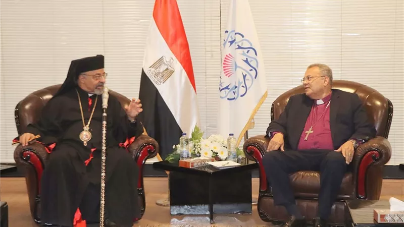 بطريرك الكاثوليك يقدم التهاني لرئيس الطائفة الإنجيلية بمناسبة عيد الميلاد