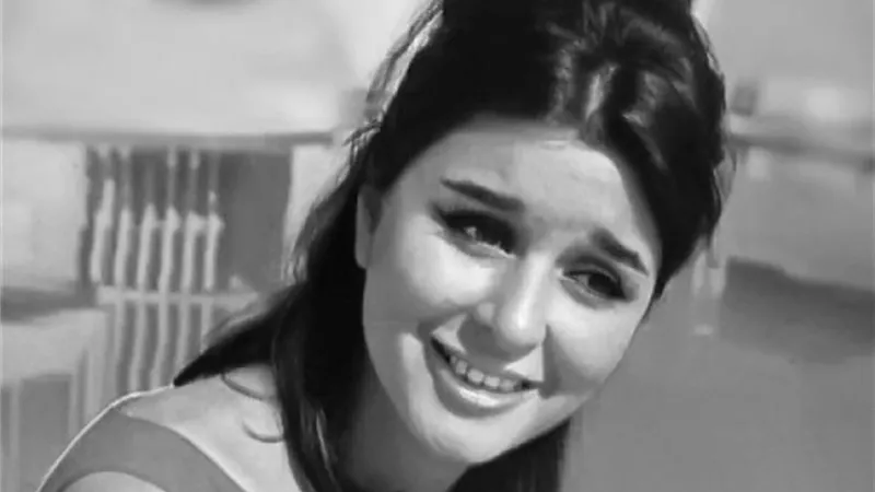 صورة نادرة للسندريلا سعاد حسني في طفولتها  