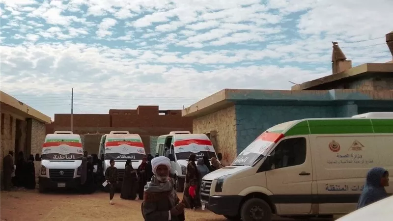 إجراء الكشف الطبي المجاني لـ2381 مواطنا بالقوافل الطبية بقرى أسوان