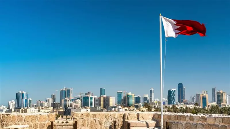 البحرين تطلق إصلاحات مالية واسعة تشمل رفع أسعار الوقود والكهرباء والمياه