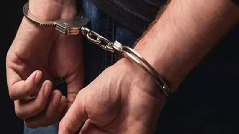 ضبط شخص بحوزته سلاح أبيض يرهب المواطنين بالبساتين