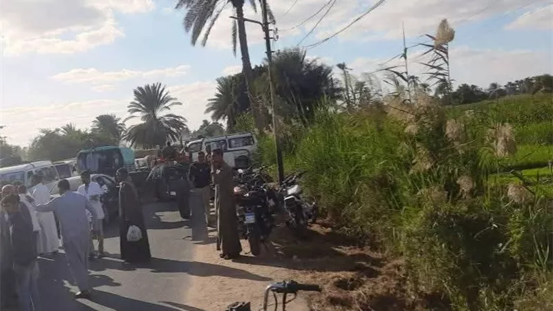 إصابة 12 شخصًا في حادث انقلاب تروسيكل بأسيوط