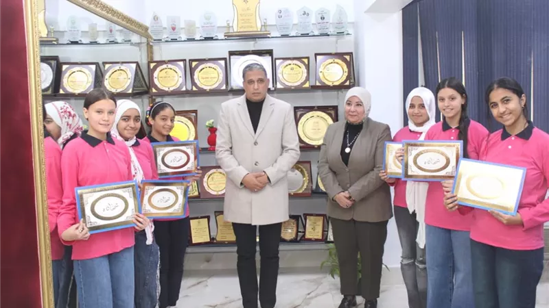 حققوا حضورًا بنسبة 100%.. «مدير تعليم الجيزة» يكرم عددًا من طلاب الدقي
