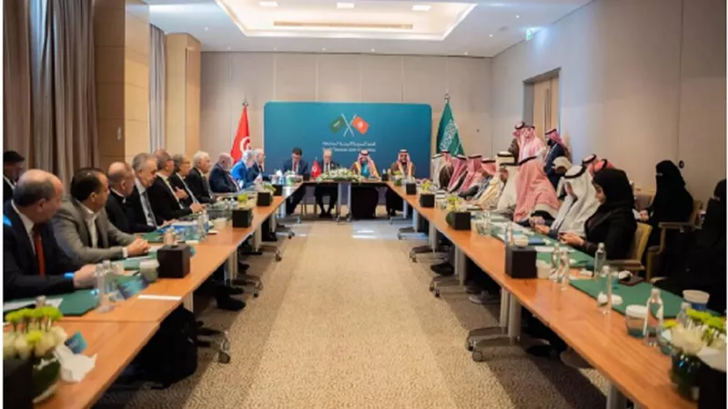 السعودية وتونس تبحثان تعزيز الشراكات والاستثمارات المشتركة