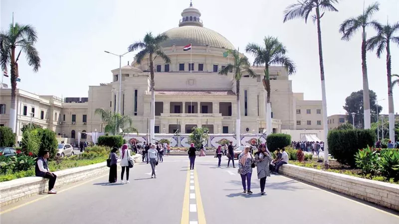 بعد واقعة «تجارة القاهرة».. خبير قانوني يوضح مصير المتهم بالتزوير