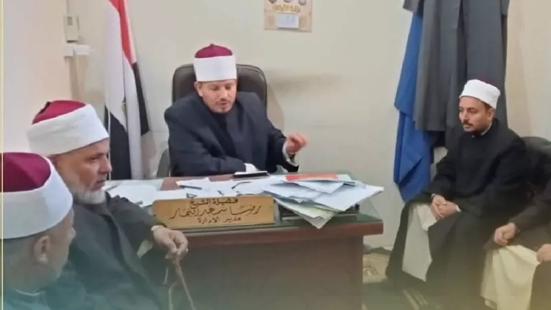 مدير أوقاف البحيرة يتابع أعمال مفتشي إدارة أبو حمص   