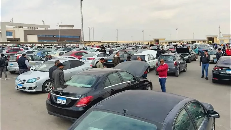 خبير سيارات: إذا لم يكن المستهلك مضطرًا للشراء فالأفضل الانتظار|فيديو