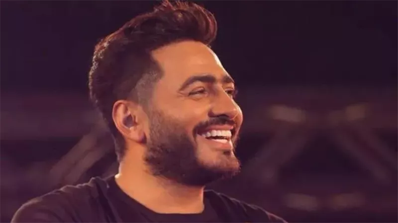 «نصير الأكسات».. 3 مواقف لـ تامر حسني دعم فيها المجروحين عاطفيا