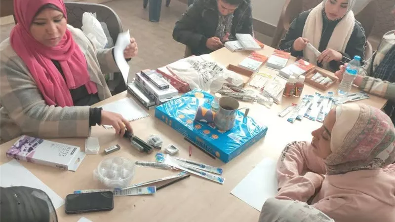 «الشباب والرياضة» تنفذ ورشة فنون تشكيلية بمركز شباب مدينة سوهاج