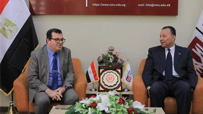 جامعة المنصورة الجديدة تبحث تعزيز التعاون الأكاديمي مع جامعة لويفيل