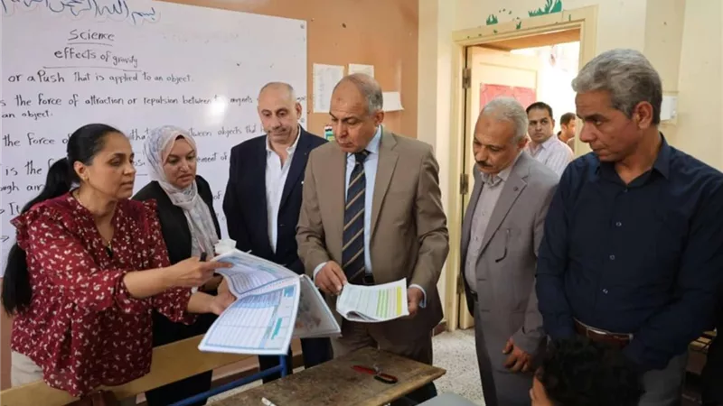 محافظ المنيا: تطوير شامل للمدارس ومبادرات لبناء الوعي الطلابي وحصد المراكز