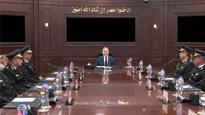 شاهد| وزير الداخلية يستعرض محاور خطة تأمين البلاد مع بدء العام الجديد 