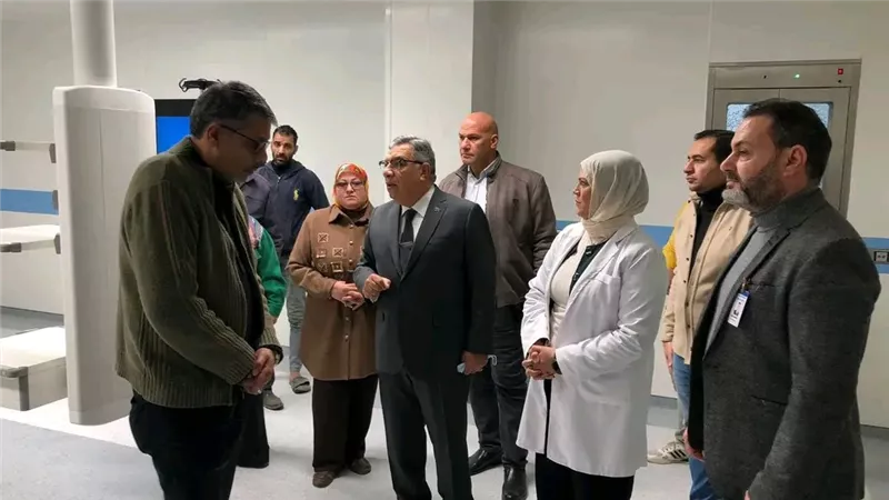 محافظ الدقهلية يتفقد مستشفى التأمين الصحي بسندوب لمتابعة تطوير الخدمات