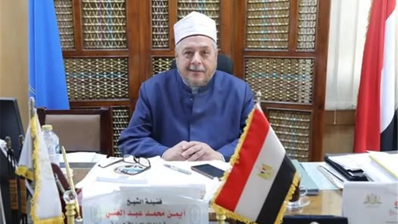 رئيس قطاع المعاهد الأزهرية يهنئ رودينا سلطان ببرونزية العالم في الكاراتيه 