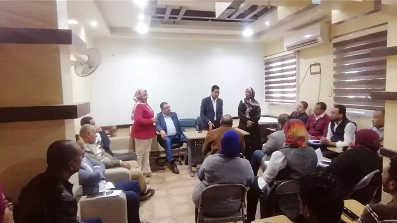 تكريم المتميزين من العاملين بصحة الأقصر باجتماع وكيل الوزارة