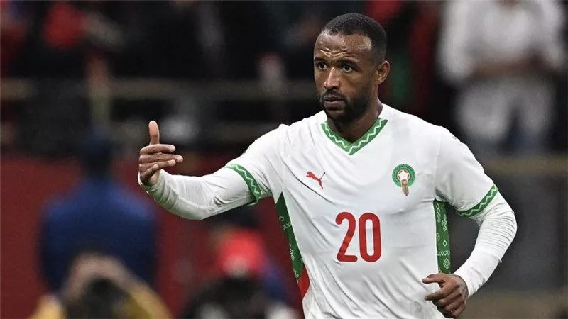 حكاوي كأس أمم أفريقيا.. أيوب الكعبي من نجار بسيط إلى بطل أوروبا