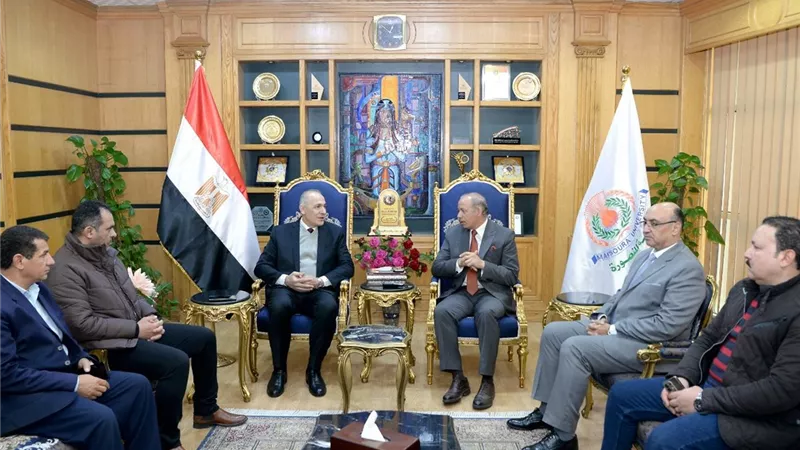  رئيس جامعة المنصورة: ملف محو الأمية  يحتل أولوية قصوى