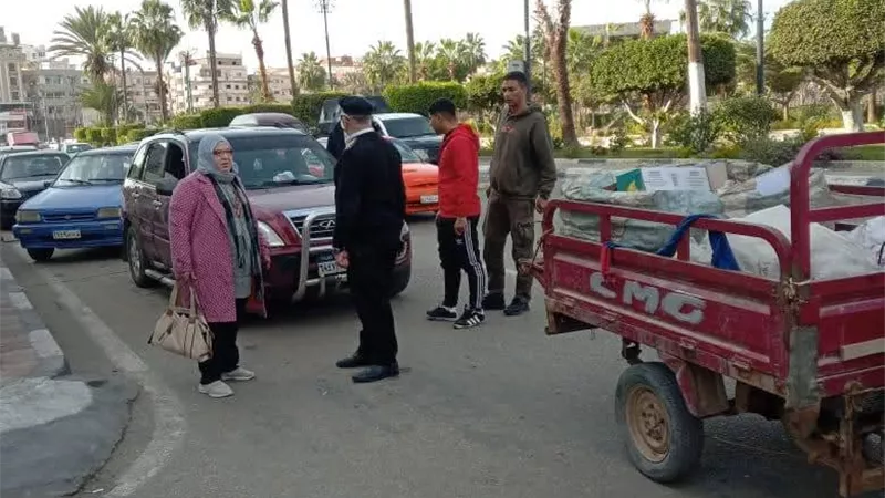 ضبط تروسيكلين محملين بالمخلفات في الإسماعيلية 