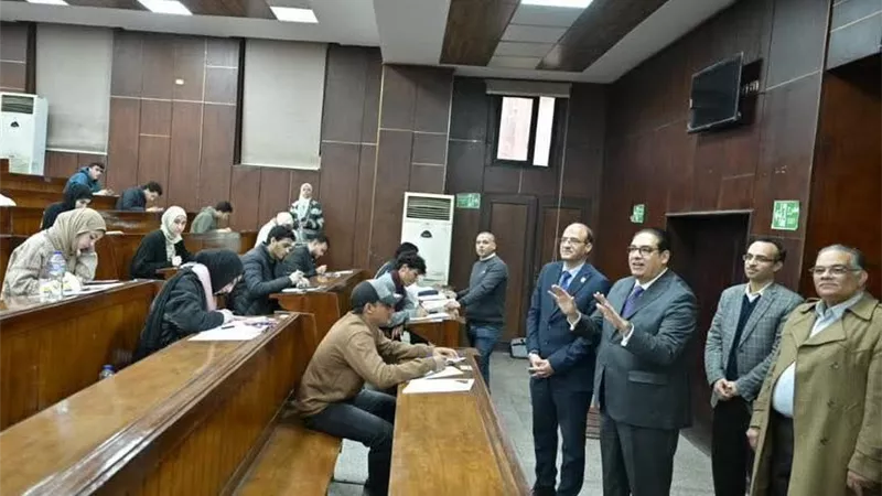 رئيس جامعة القاهرة يكشف أسرار تسريع إعلان نتائج الامتحانات|خاص 