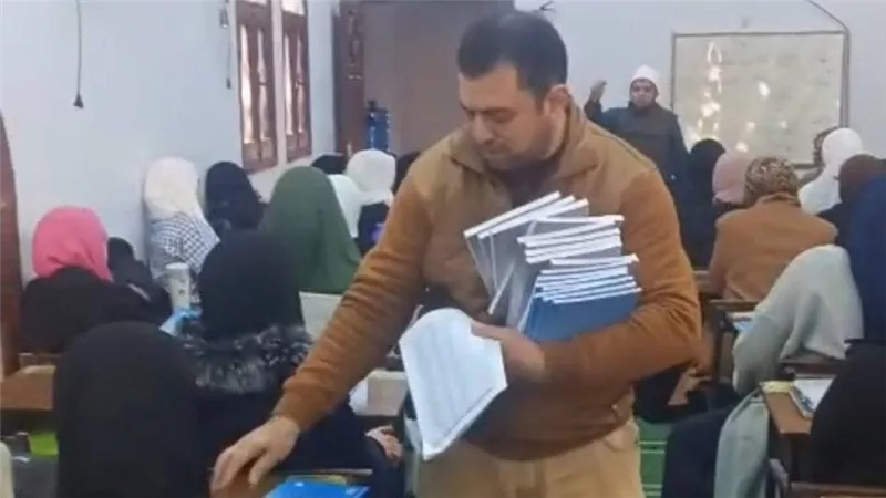 أوقاف شمال سيناء تبدأ توزيع الكتب الدراسية على طلاب مراكز إعداد المحفظين