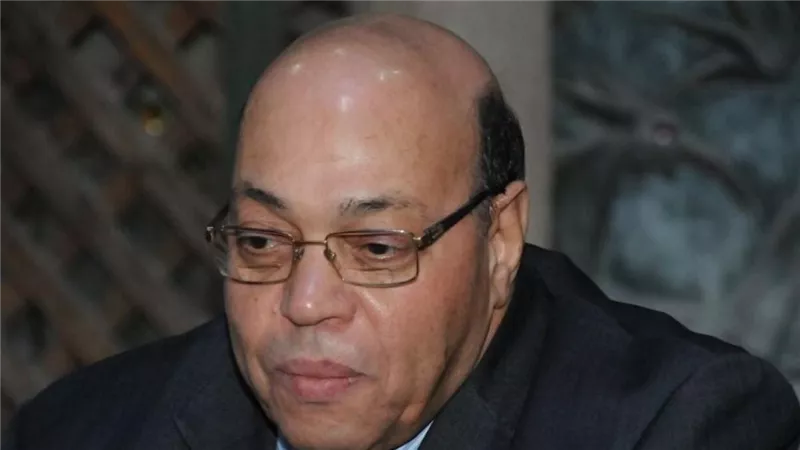 شاكر عبد الحميد ومحمد هاشم في العدد الجديد من «عالم الكتاب»