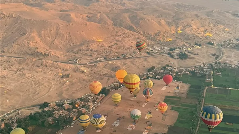 طقس الأقصر اليوم.. مائل للدفء نهاراً شديد البرودة صباحا ومساءً
