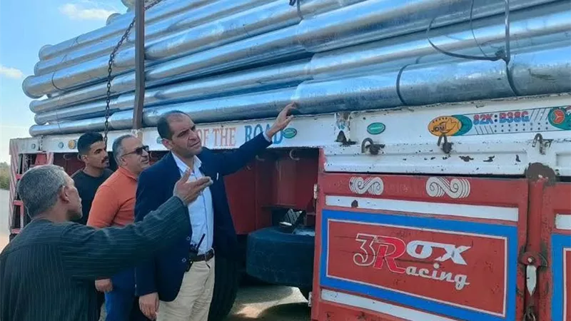 محافظ كفرالشيخ: أعمدة كهرباء وكشافات إنارة جديدة بعدد من الطرق 