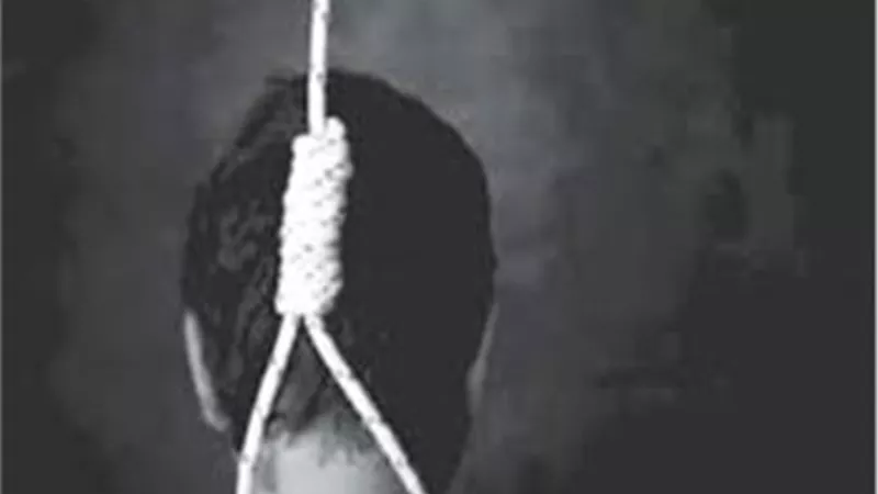 بسبب ضائقة مالية.. شاب ينهي حياته شنقاً داخل غرفته بالأقصر