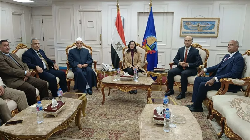 رئيس جامعة الأزهر يبحث التعاون العلمي مع محافظ البحيرة