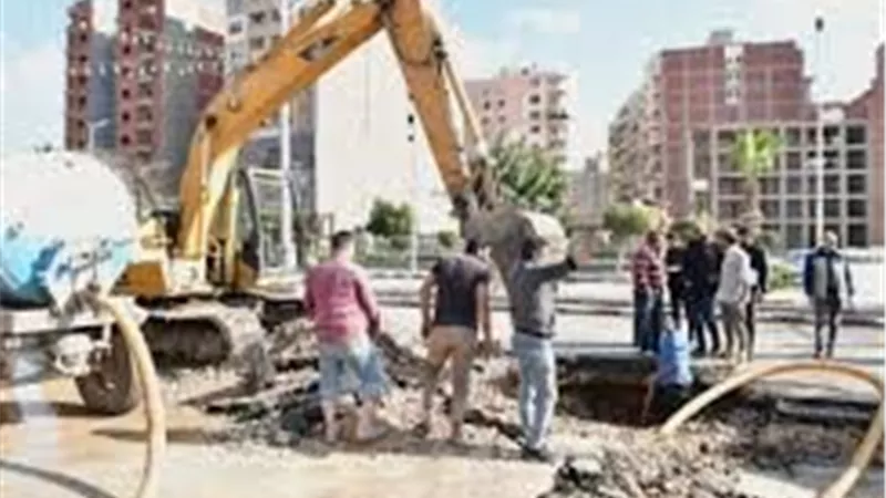 «مياه الدقهلية» يتابع إصلاح كسر خط العكرة بشرق المنصورة دون انقطاع الخدمة