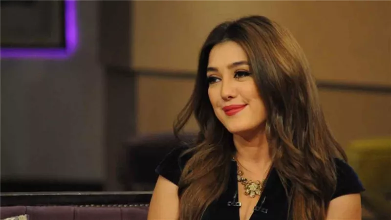 «لا بد للإنسان أن يستسلم».. رسالة غريبة من كندة علوش تثير قلق جمهورها