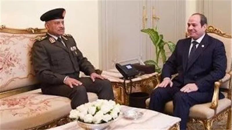 الرئيس السيسي يستقبل وزير الدفاع والإنتاج الحربي