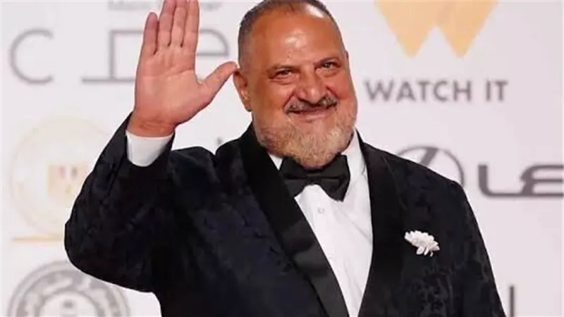 بعد وصية خالد الصاوي الالتفاف بعلم مصر.. أغرب وصايا المشاهير قبل الرحيل
