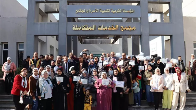 برنامج «لا أمية مع تكافل» يسلم 100 شهادة بالمناطق المطورة