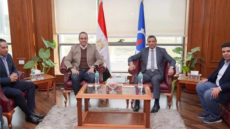 رئيس الرعاية الصحية يتفقد مركز طوارئ مستشفى السويس العام 
