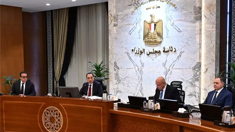رئيس الوزراء يوجه بسرعة إنهاء أعمال مشروعات المرحلة الأولى بحياة كريمة