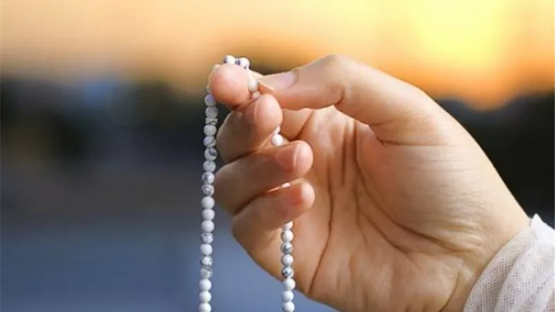 ما هي الأذكار التي تقال بعد الصلاة؟.. أجر كبير وثواب عظيم