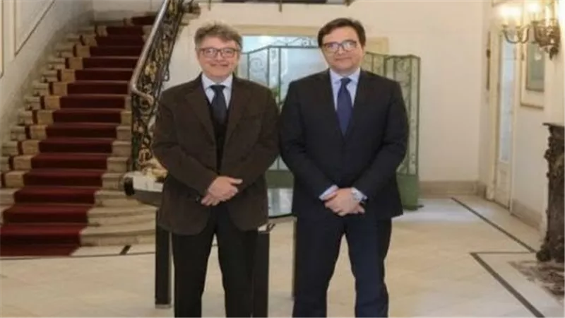 وزير الثقافة يُشيد بمبادرة 