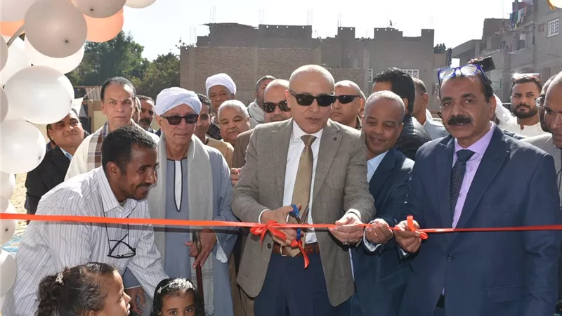 محافظ الأقصر يفتتح عدداً من المدارس والمنشآت التعليمية بالزينية