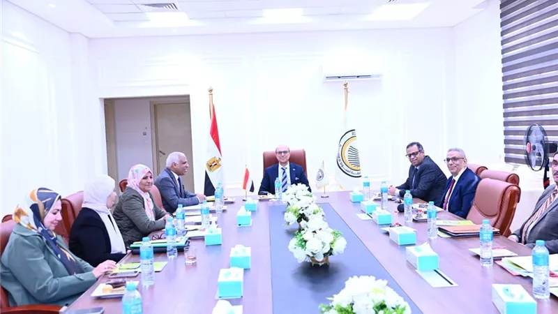 رئيس جامعة أسيوط الأهلية يترأس الاجتماع السادس عشر للمجلس الأكاديمي