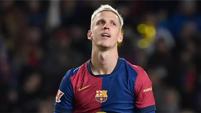 داني أولمو يغيب عن مباراة برشلونة وإسبانيول بالدوري الإسباني 