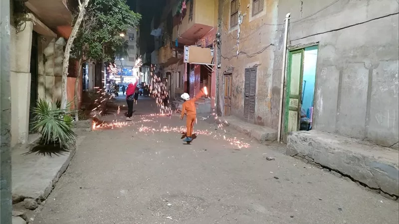 سلك وصواريخ ونوتيلا.. الكريسماس «حاجة تانية» الأقصر