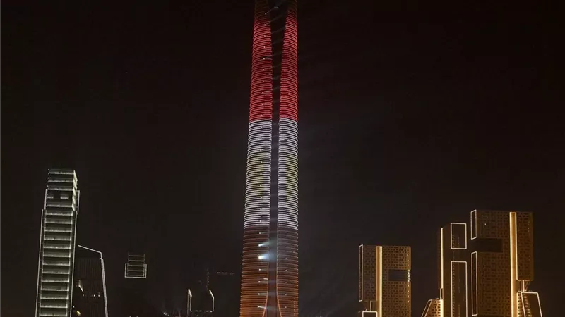 استقبال 2026 .. البرج الأيقوني يتزين بألوان علم مصر احتفالًا برأس السنة 
